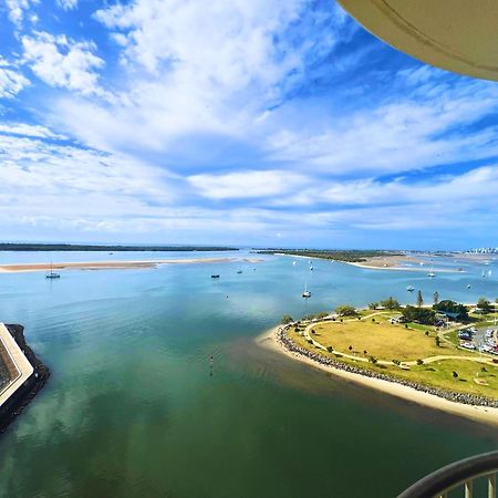 Broadwater Shores Waterfront Apartments Gold Coast Exterior photo