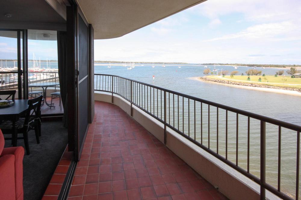 Broadwater Shores Waterfront Apartments Gold Coast Exterior photo