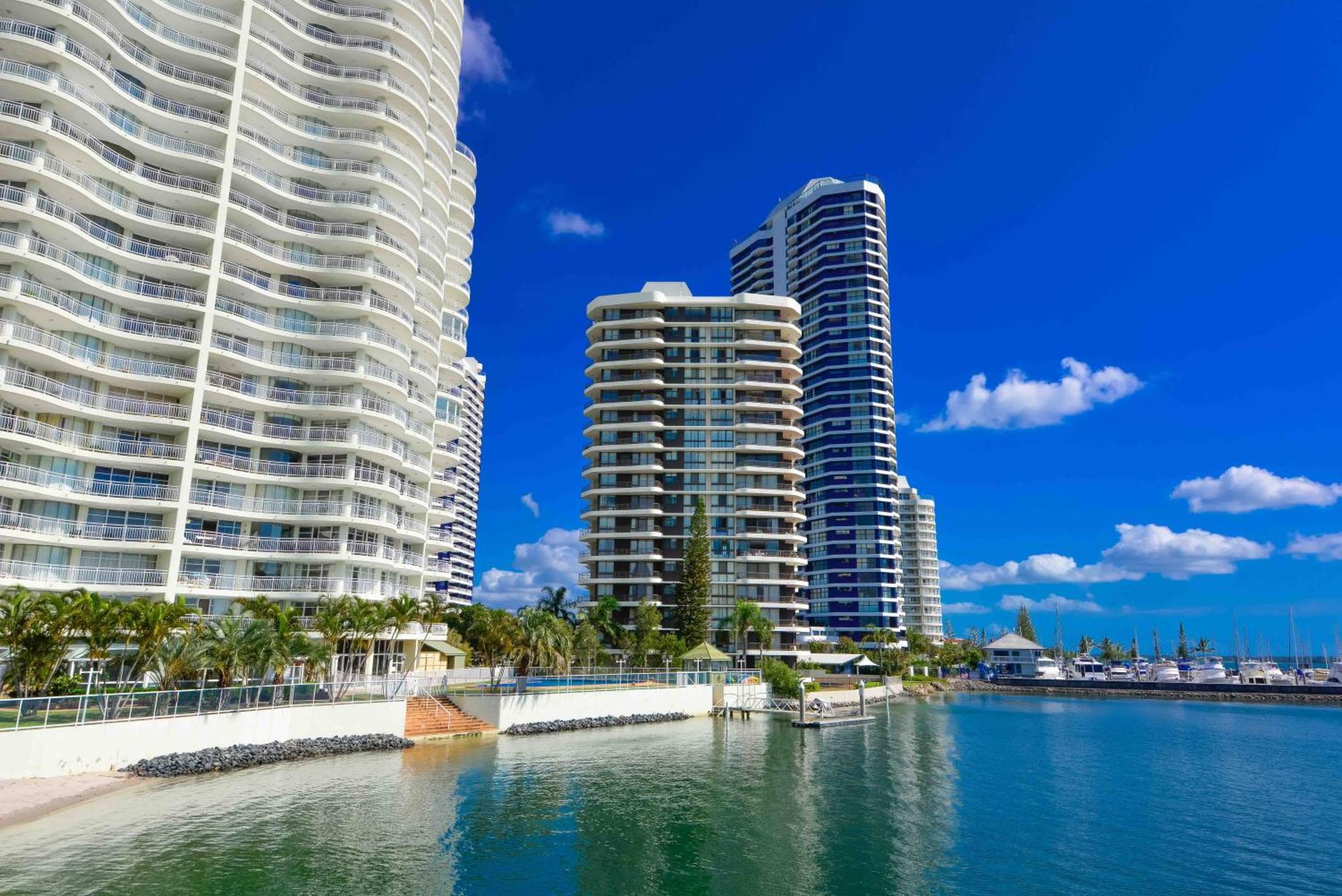 Broadwater Shores Waterfront Apartments Gold Coast Exterior photo