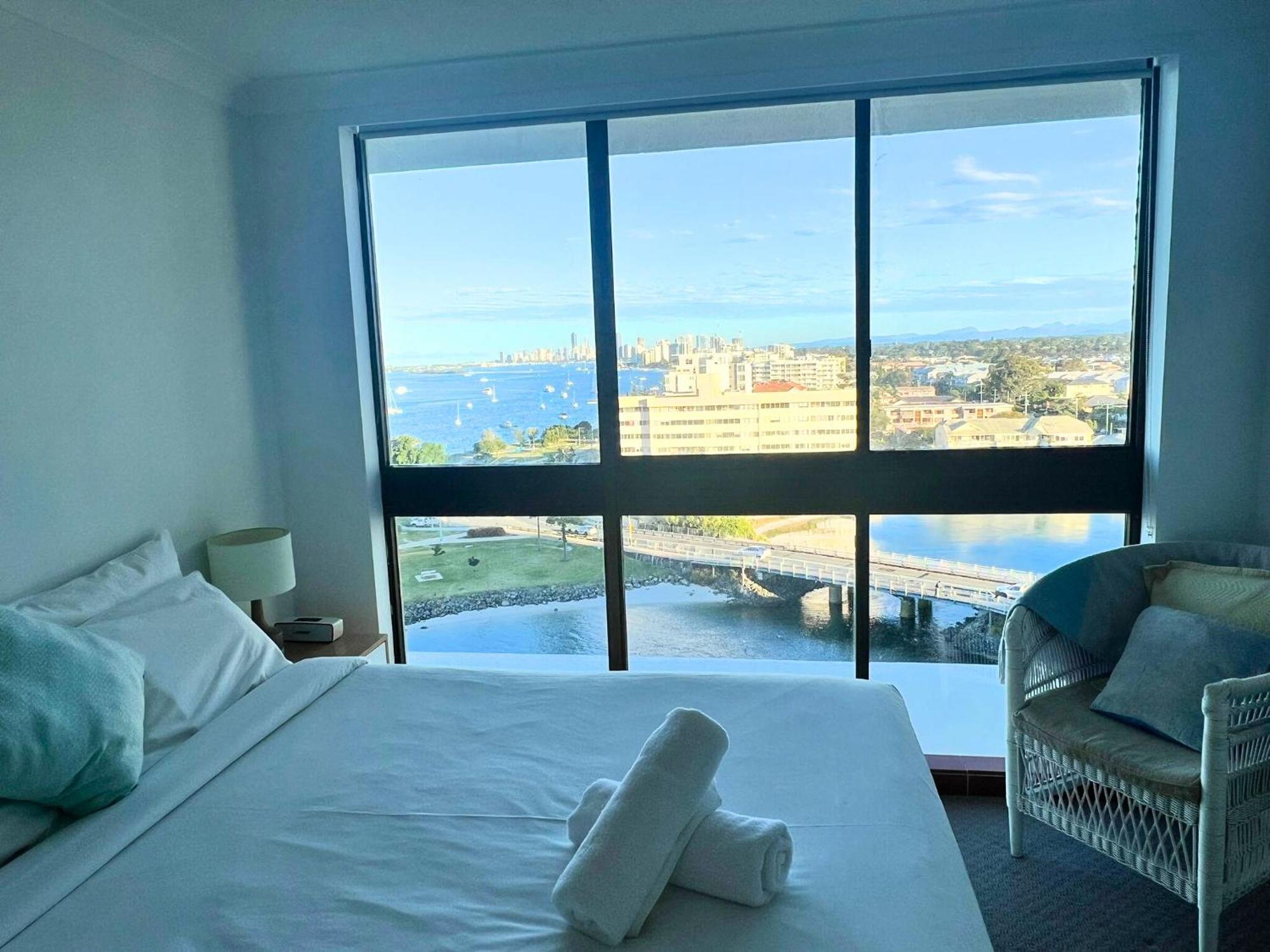 Broadwater Shores Waterfront Apartments Gold Coast Exterior photo