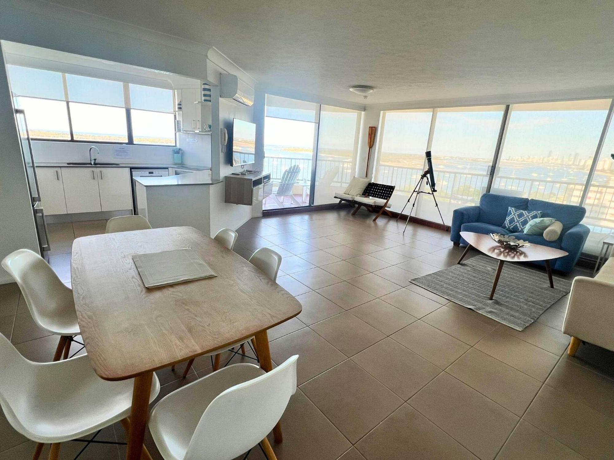 Broadwater Shores Waterfront Apartments Gold Coast Exterior photo