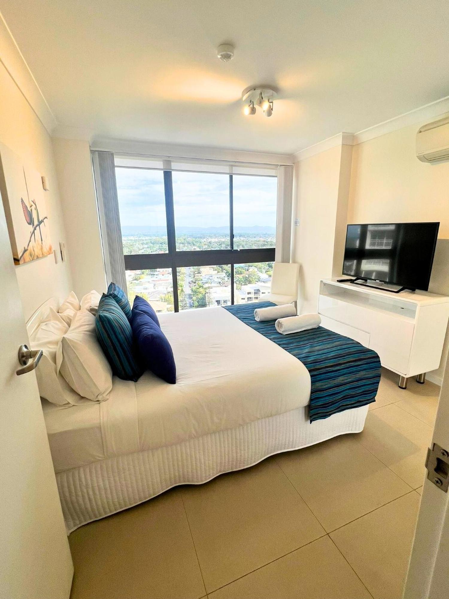 Broadwater Shores Waterfront Apartments Gold Coast Exterior photo