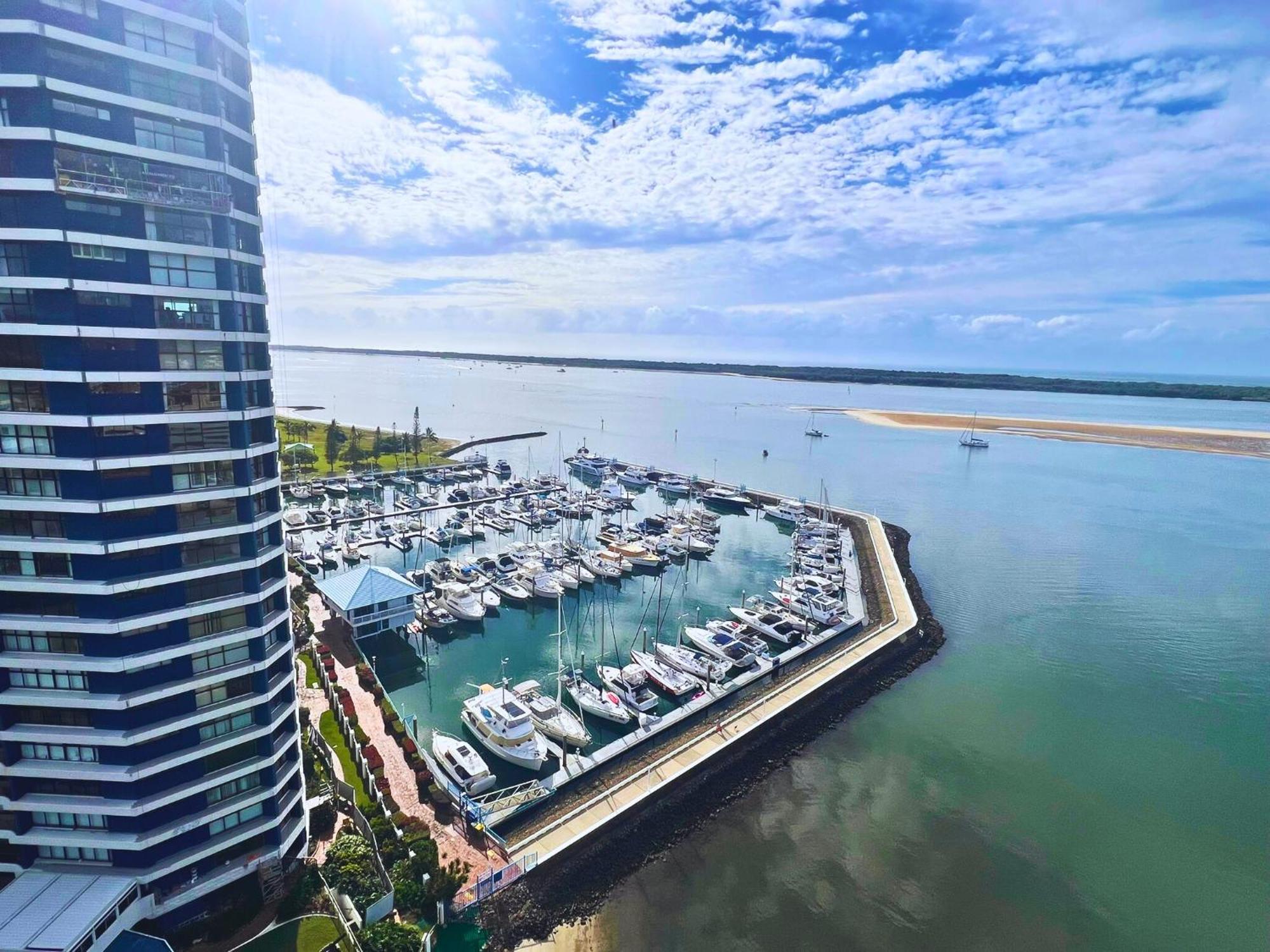 Broadwater Shores Waterfront Apartments Gold Coast Exterior photo