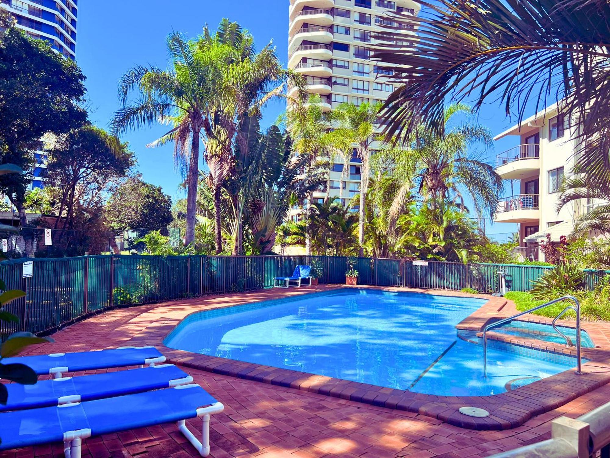 Broadwater Shores Waterfront Apartments Gold Coast Exterior photo