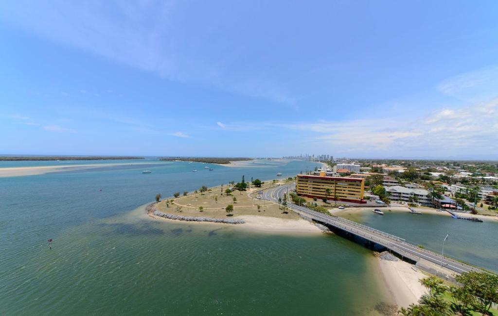 Broadwater Shores Waterfront Apartments Gold Coast Exterior photo