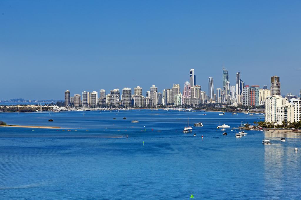 Broadwater Shores Waterfront Apartments Gold Coast Exterior photo